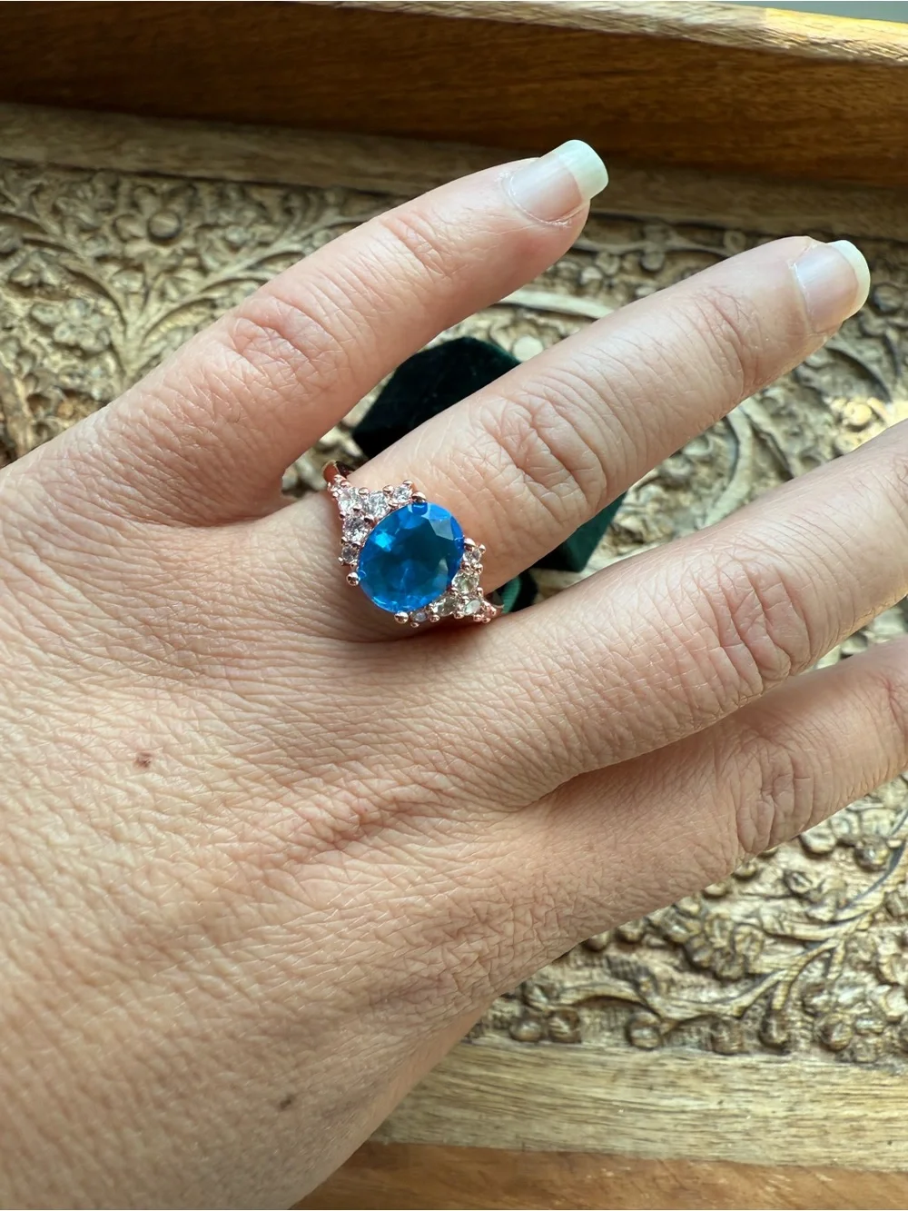 Elegant ring with blue stone size 9